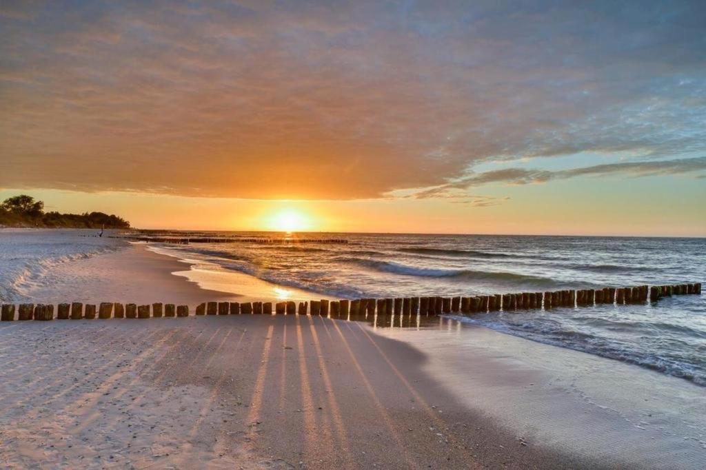 Apartamenty Sunrise Kolobrzeg Podczele Exteriör bild